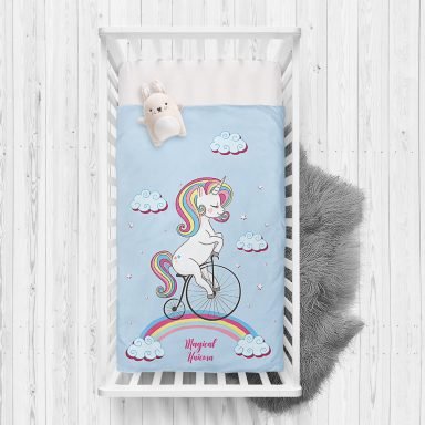 Mavi Zeminde Bisiklet ve Unicorn Tasarımlı Çocuk Odası Yatak Örtüsü