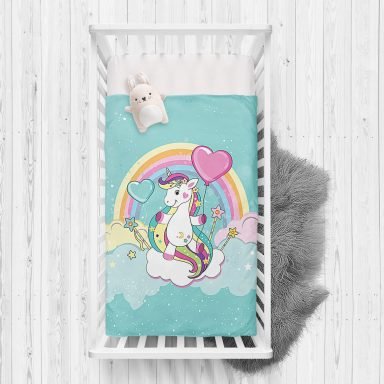 Yeşil Zeminde Sevimli At Çizimli Çocuk Odası Yatak Örtüsü