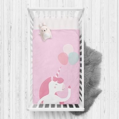 Pembe Zeminde Unicorn At Tasarımlı Bebek Odası Yatak Örtüsü