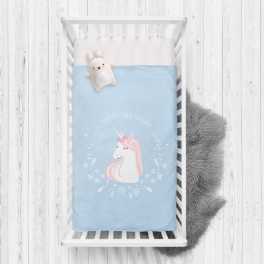 Mavi Zeminde Unicorn At Tasarımlı Bebek Odası Yatak Örtüsü