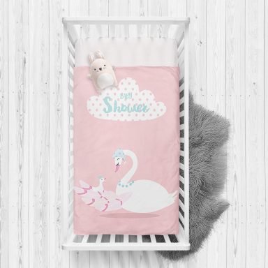 Pembe Zeminde Kuğu Motifli Özel Tasarım Bebek Odası Yatak Örtüsü