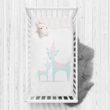 Beyaz Zeminde Unicorn Geyikler Tasarımlı Çocuk Odası Yatak Örtüsü