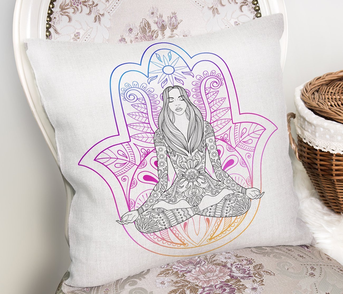 Rh-K5018-Fatma-Ana-Eli-İçerisinde-Yoga-Yapan-Kadın-Desenli-Kırlent-Kılıfı-1