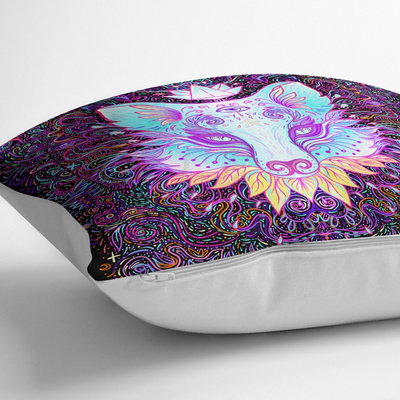 Rh-K5045-Renli-Zeminde-Kurt-Motifli-Dekoratif-Kırlent-Kılıfı-2