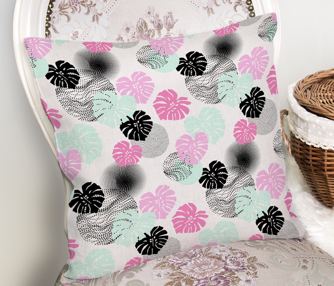 Rh-K5361-Beyaz-Zeminde-Renkli-Trorik-Yapraklar-Kırlent-Kılıfı-1