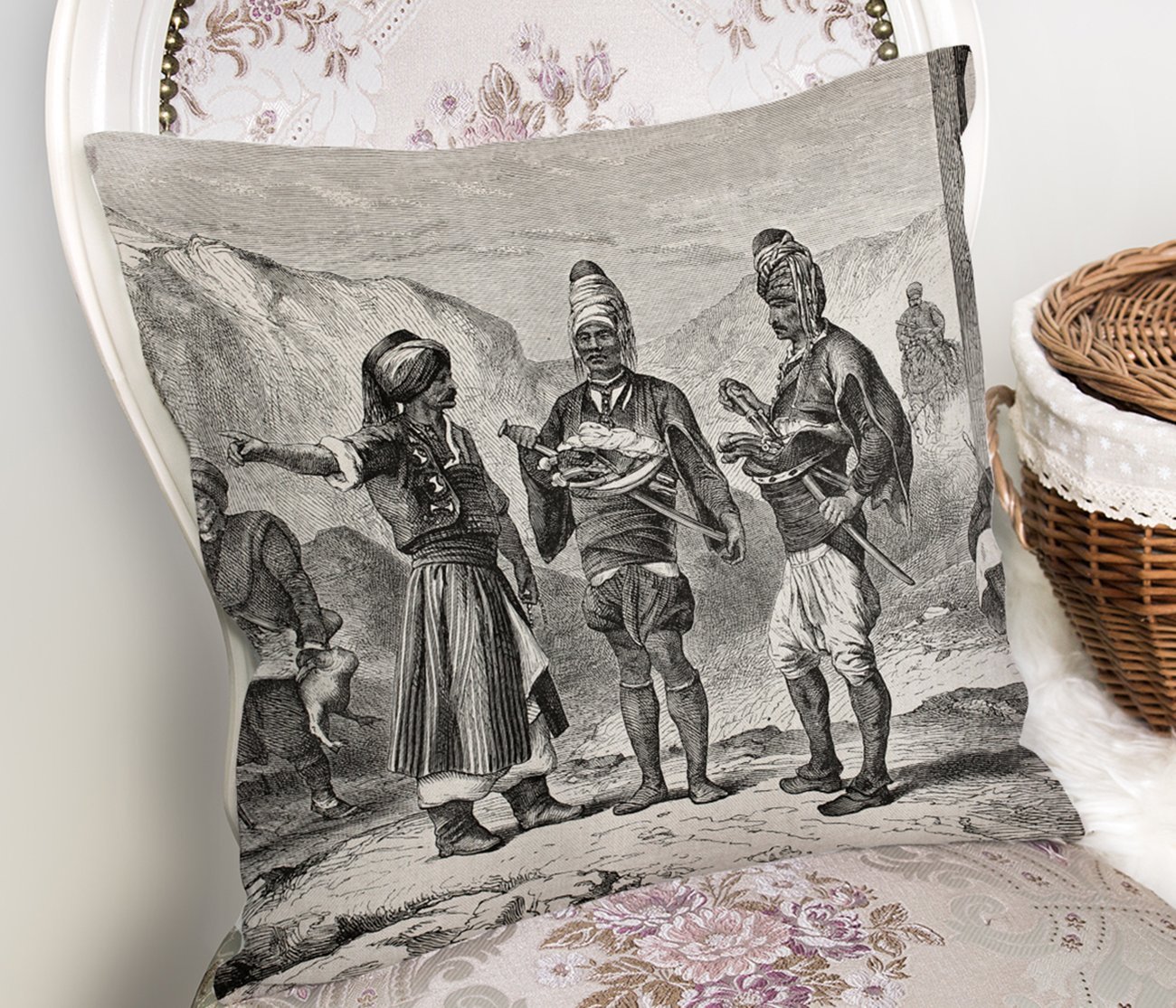 Rh-K5533-Osmanlı-Temalı-Özel-Tasarım-Kırlent-Kılıfı-1