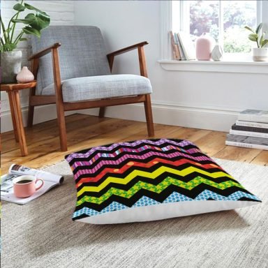 Realhomes Siyah Zeminli Renkli Zigzag Motifli Dijital Baskılı Yer Minderi
