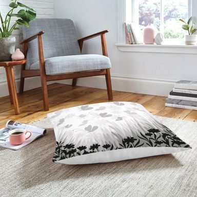 RealHomes Siyah Çiçekler Üzerinde Kelebek Motifli Özel Tasarım Yer Minderi