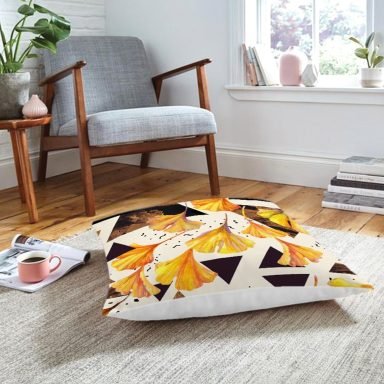 Geometrik Çizimler Üzerinde Gold ÇiÇek Desenkli Yer Minderi