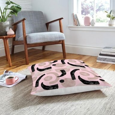 Pembe Zeminde Soyut Geometrik Çizim Motifli Yer Minderi