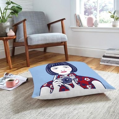 Fotoğraf Çeken Japon Kız Motifli Yer Minderi
