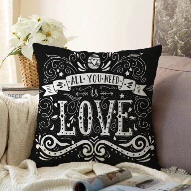 Siyah Love Dijital Baskılı Dekoratif Raşel Yastık Kırlent Kılıfı