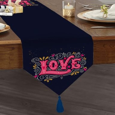 Renkli Love Baskılı Dijital Baskılı Modern Püsküllü Şönil Üçgen Runner
