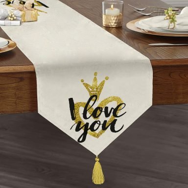I Love You Motifli Dijital Baskılı Püsküllü Şönil Üçgen Runner