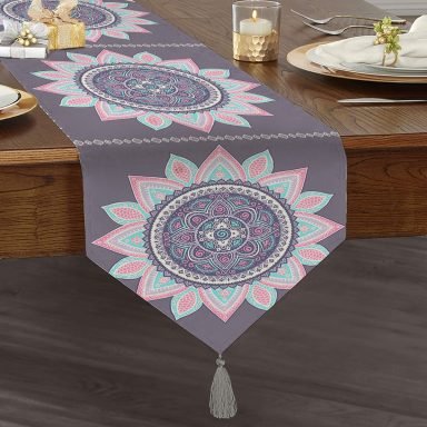 Gri Zeminde Mandala Baskılı Modern Püsküllü Şönil Üçgen Runner