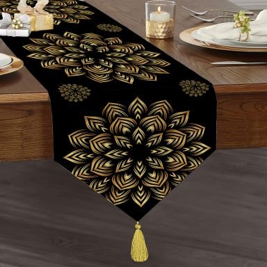Siyah Zeminde Gold Mandala Motifli Püsküllü Şönil Üçgen Runner