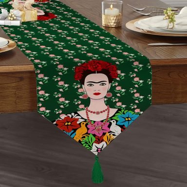 Yeşil Zeminde Frida Kahlo Motifli Özel Tasarım Püsküllü Şönil Üçgen Runner