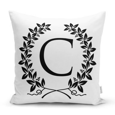Siyah Beyaz Çelenkli C Harfi Özel Tasarım Dijital Baskılı Yastık Kırlent Kılıfı