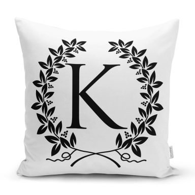 Siyah Beyaz Çelenkli K Harfi Özel Tasarım Dijital Baskılı Yastık Kırlent Kılıfı
