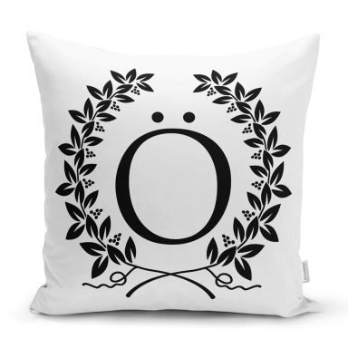 Siyah Beyaz Çelenkli Ö Harfi Özel Tasarım Dijital Baskılı Yastık Kırlent Kılıfı