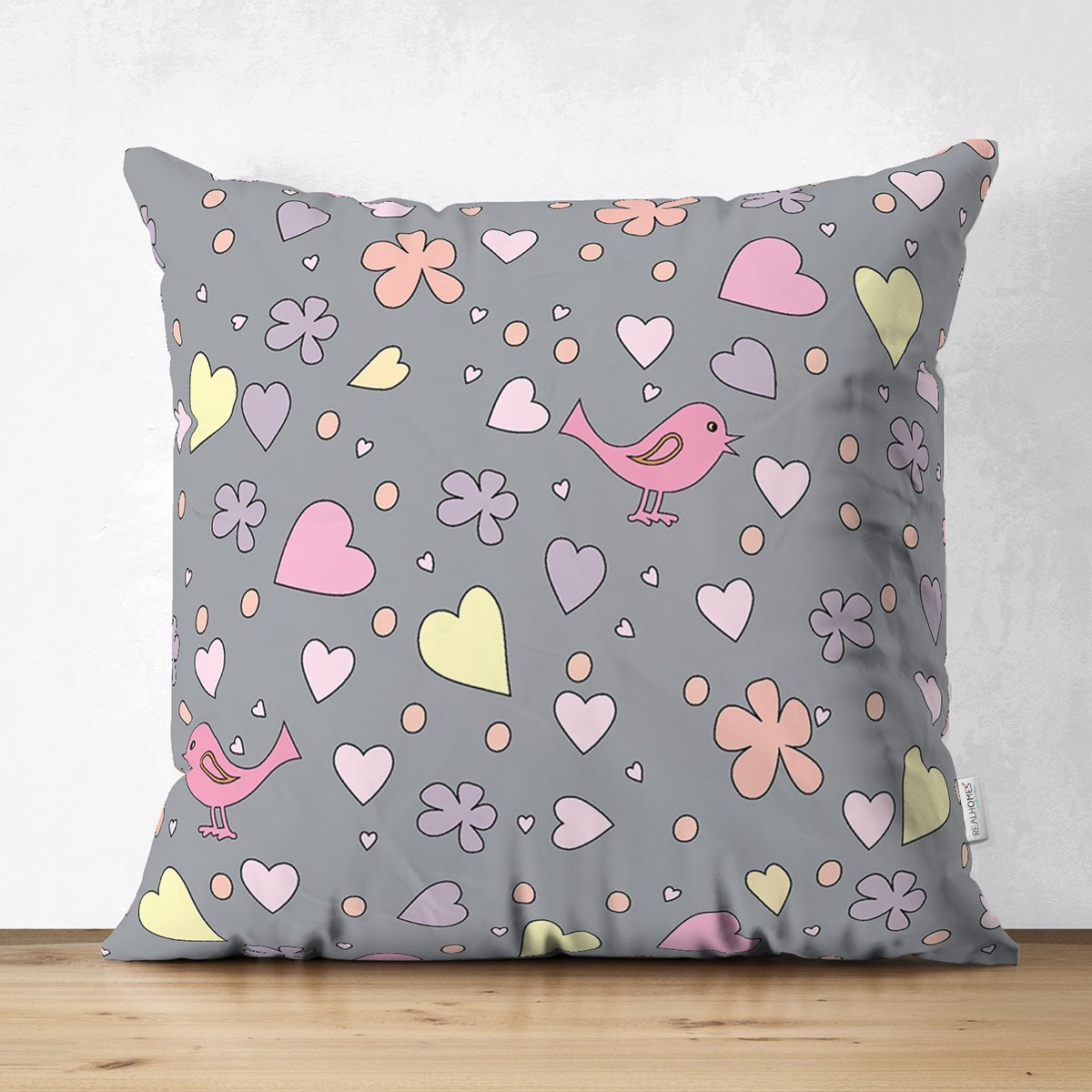 Suet-K1009-Realhomes-Gri-Zeminde-Renkli-Cicek-ve-Kalp-Tasarimli-Dijital-Baskili-Cocuk-Odasi-Suet-Yastik-Kirlent-Kilifi