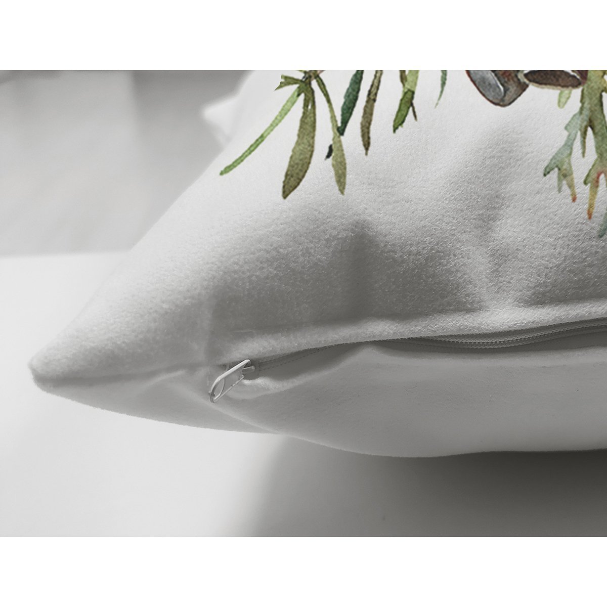 Suet-K10185-Gul-Tasarimli-Dijital-Baskili-Modern-Suet-Yastik-Kirlent-Kilifi-2