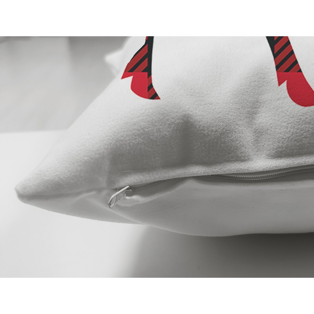 Suet-K10193-Ekose-Geyik-Tasarimli-Dijital-Baskili-Modern-Suet-Yastik-Kirlent-Kilifi-2