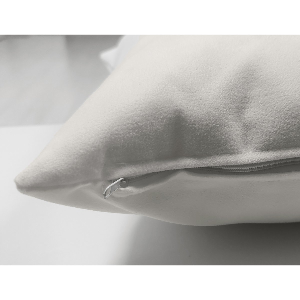 Suet-K10219-Krem-Zemin-Kalp-Tasarimli-Dijital-Baskili-Modern-Suet-Yastik-Kirlent-Kilifi-2