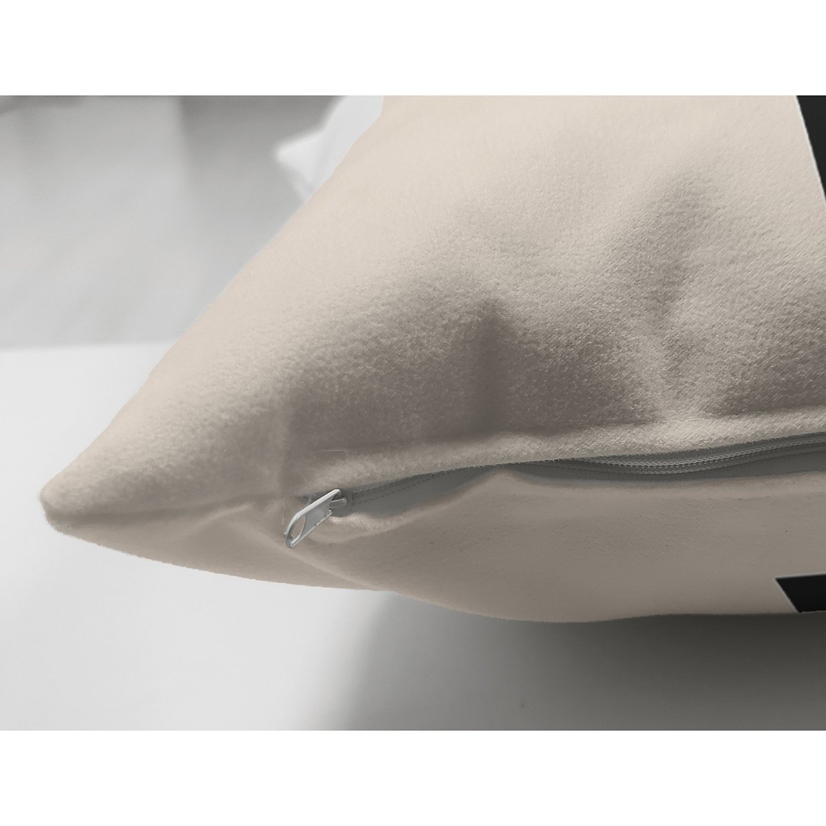 Suet-K10286-Eli-Siluetli-Ozel-Tasarim-Dijital-Baskili-Dekoratif-Suet-Yastik-Kirlent-Kilifi-2