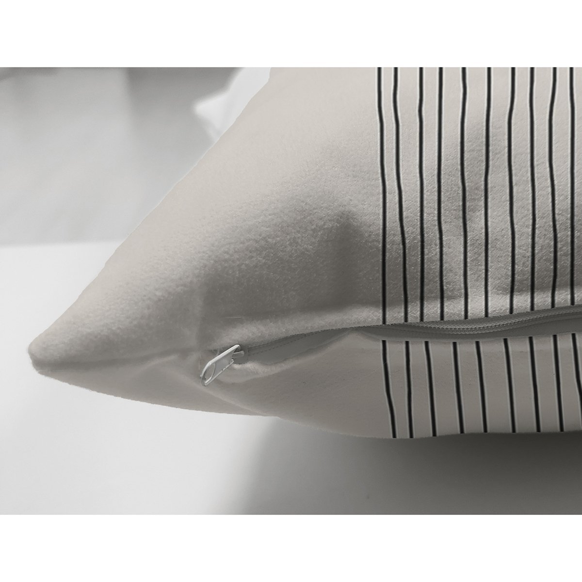 Suet-K10306-Soyut-Tarzda-Onedraw-Cizimli-Dijital-Baskili-Dekoratif-Suet-Yastik-Kirlent-Kilifi-2