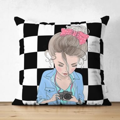 Dama Zeminli Fotoğraf Çeken Kız Tasarımlı  Dijital Baskılı Dekoratif Süet Yastık Kırlent Kılıfı