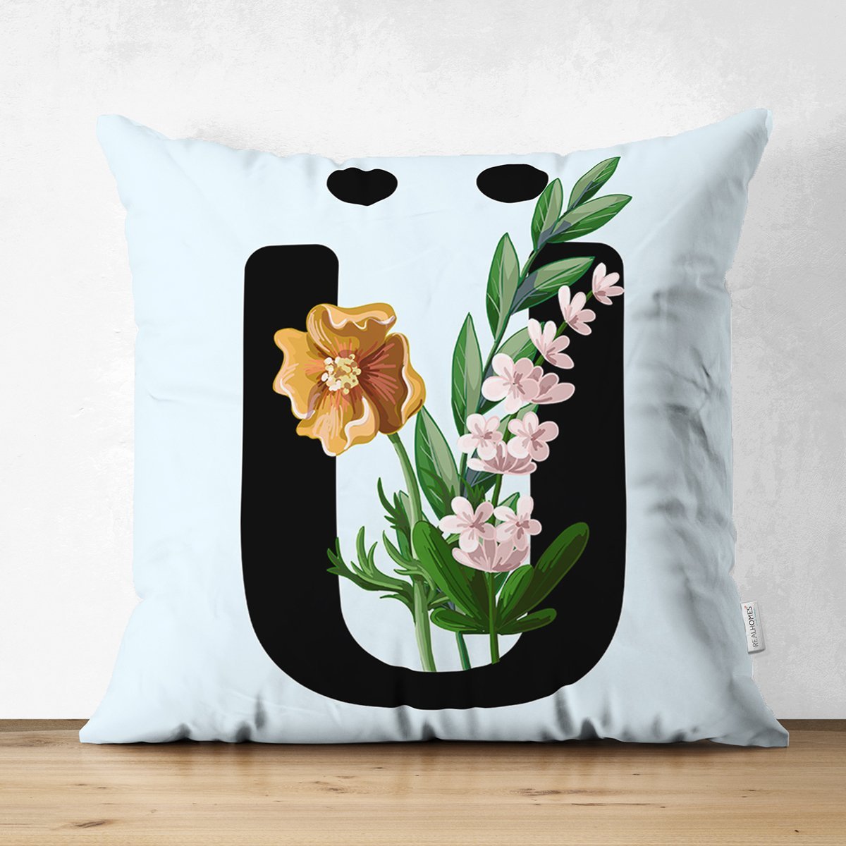 Suet-K9648-Mavi-Zemin-Cicek-Desenli-Siyah-U-Harfi-Ozel-Tasarim-Modern-Suet-Yastik-Kirlent-Kilifi