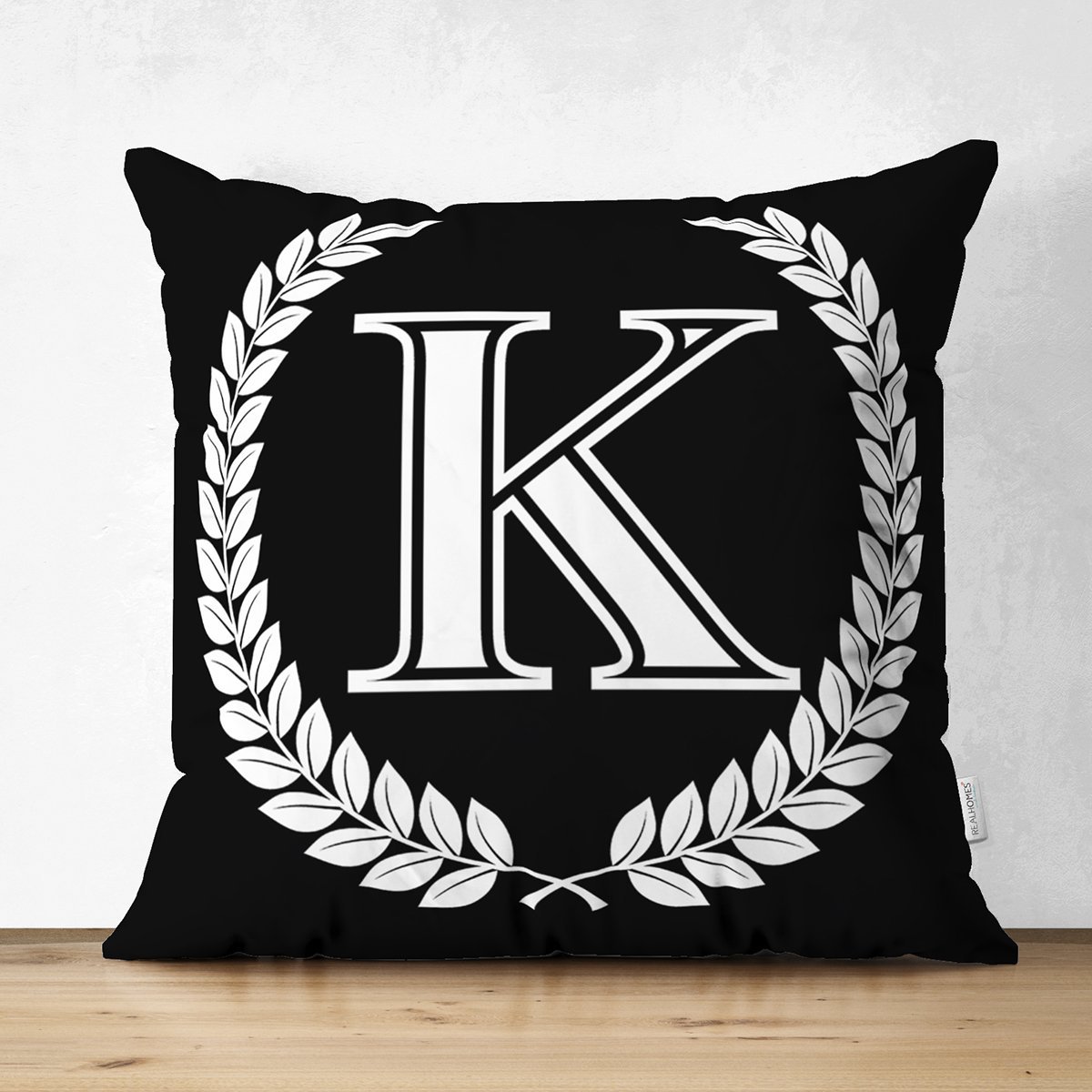 Suet-K9667-Siyah-Beyaz-Celenkli-K-Harfi-Ozel-Tasarim-Modern-Suet-Yastik-Kirlent-Kilifi