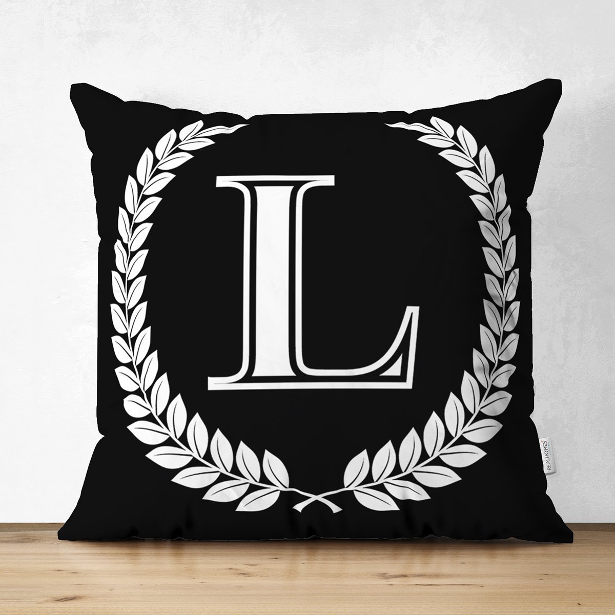 Suet-K9668-Siyah-Beyaz-Celenkli-L-Harfi-Ozel-Tasarim-Modern-Suet-Yastik-Kirlent-Kilifi