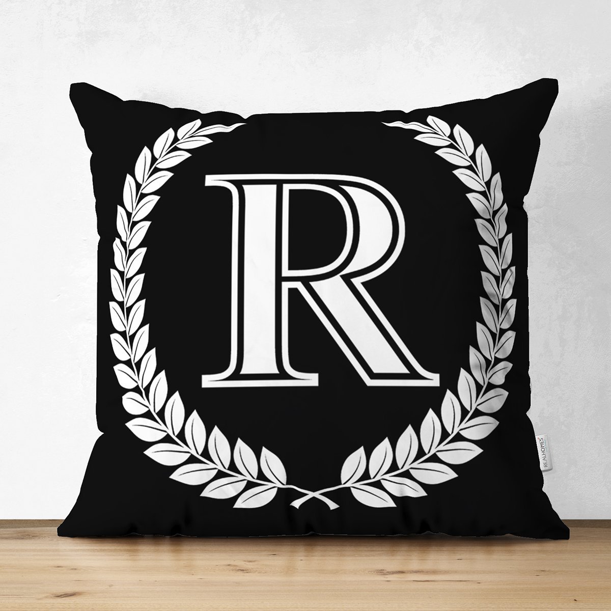 Suet-K9675-Siyah-Beyaz-Celenkli-R-Harfi-Ozel-Tasarim-Modern-Suet-Yastik-Kirlent-Kilifi