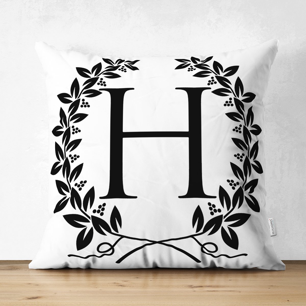 Suet-K9727-Siyah-Beyaz-Celenkli-H-Harfi-Ozel-Tasarim-Modern-Suet-Yastik-Kirlent-Kilifi