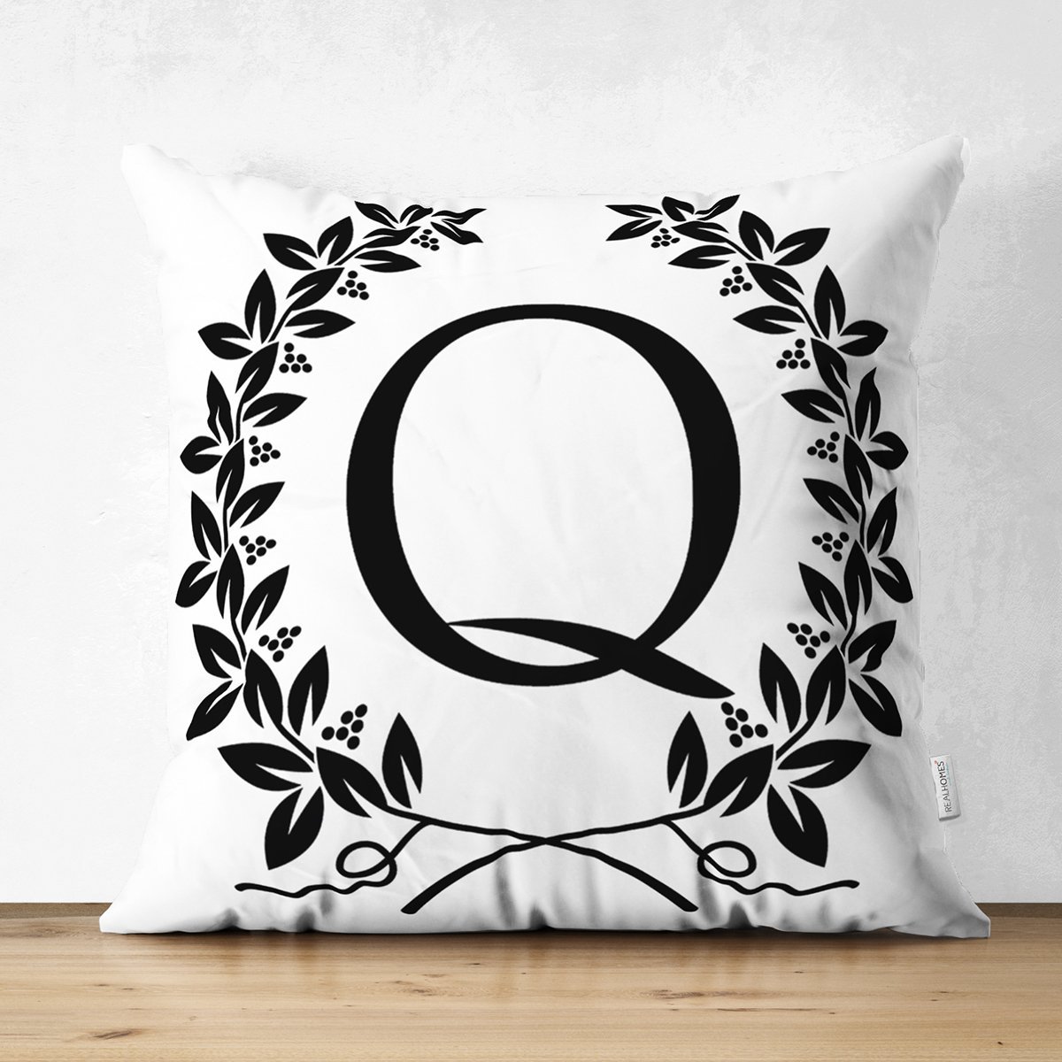 Suet-K9738-Siyah-Beyaz-Celenkli-Q-Harfi-Ozel-Tasarim-Modern-Suet-Yastik-Kirlent-Kilifi