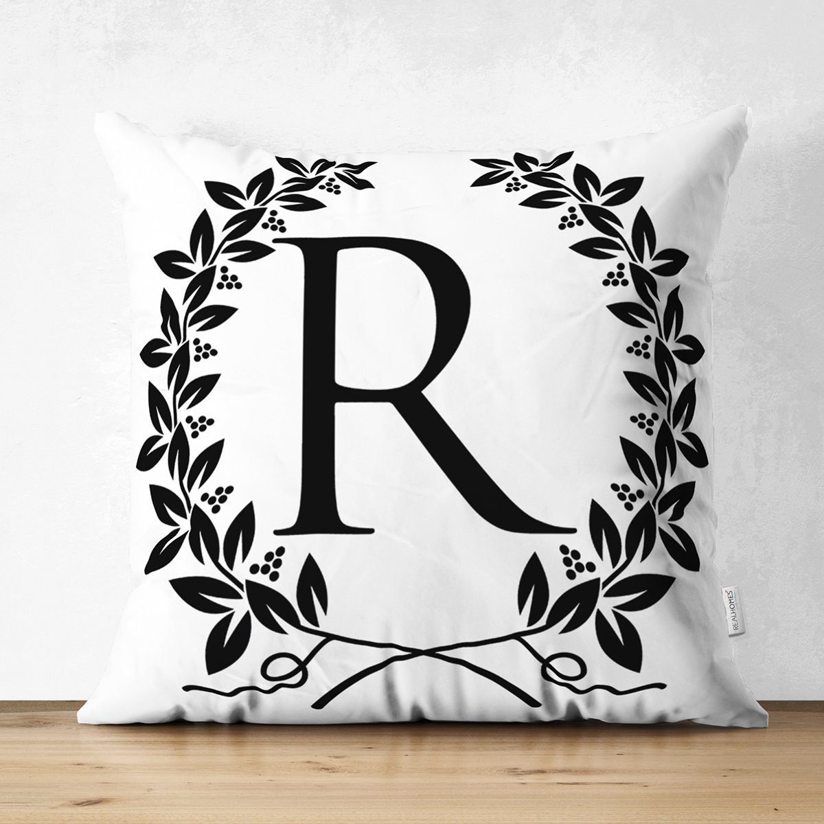 Suet-K9739-Siyah-Beyaz-Celenkli-R-Harfi-Ozel-Tasarim-Modern-Suet-Yastik-Kirlent-Kilifi