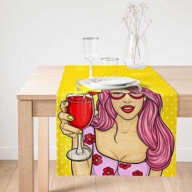 Realhomes Sarı Zeminli Popart Girl Desenli Dekoratif Özel Tasarım Süet Runner