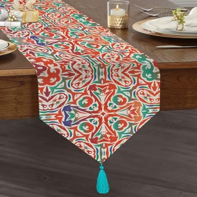 Realhomes Beyaz Zemin Üzerinde Çini Desenli Dijital Baskılı Özel Tasarım Püsküllü Şönil Üçgen Runner