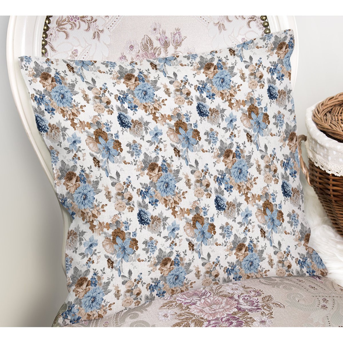 Rh-K409-Beyaz-Zeminde-Cicek-Figurlu-Ozel-Tasarim-Dijital-Baskili-Modern-Yastik-Kirlent-Kilifi-1