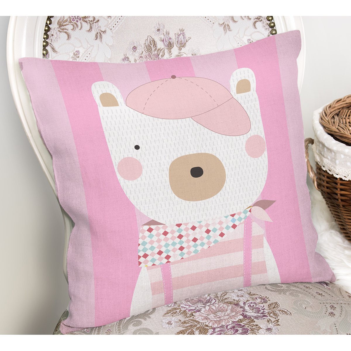 Rh-K4669p-Pembe-Cizgili-Zemin-Sapkali-Ayicik-Desenli-Dijital-Baskili-Modern-Yastik-Kirlent-Kilifi-1