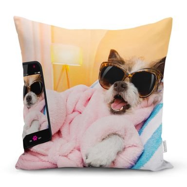 Selfie Çekinen Köpek Modern Yastık Kırlent Kılıfı