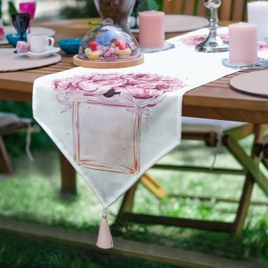 Coco Parfüm Tasarımlı Dijital Baskılı Modern Püsküllü Şönil Üçgen Runner