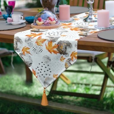 Mermer Desen Ve Kuru Yaprak Motifli Dekoratif Püsküllü Şönil Üçgen Runner
