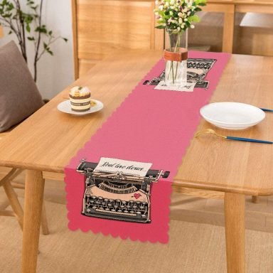 Pembe Zemin Daktilo Tasarımlı Dijital Baskılı Modern Runner