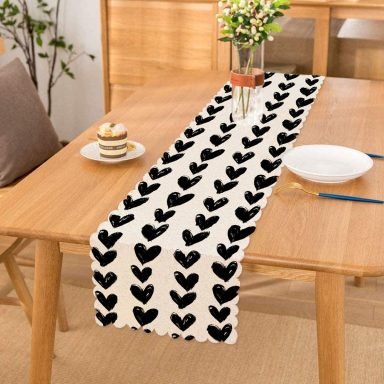 Siyah Kalp Desenli Dijital Baskılı Dekoratif Runner