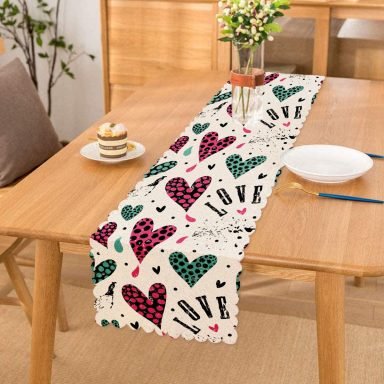 Kalpli Love Desenli Dekoratif Runner