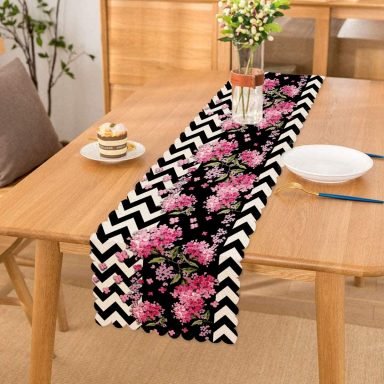 Siyah Zigzag Zeminde İlkbahar Çiçekleri Temalı Runner