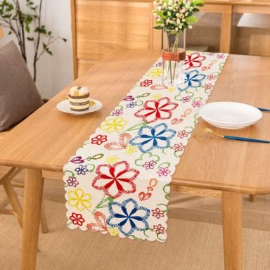 Beyaz Zeminde Çiçek Motifleri Özel Tasarım Runner